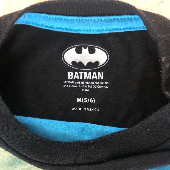 Boys two piece 5-6 Batman T-shirt & size 4 pants - Picture 3 of 7